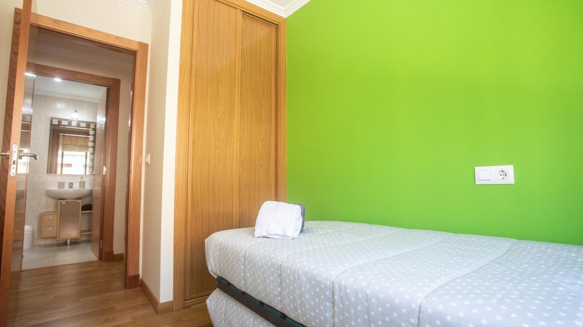 Apartamento En El Centro Con Plaza De Garaje А-Гуарда Экстерьер фото
